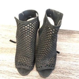 Steve Madden booties/wedges